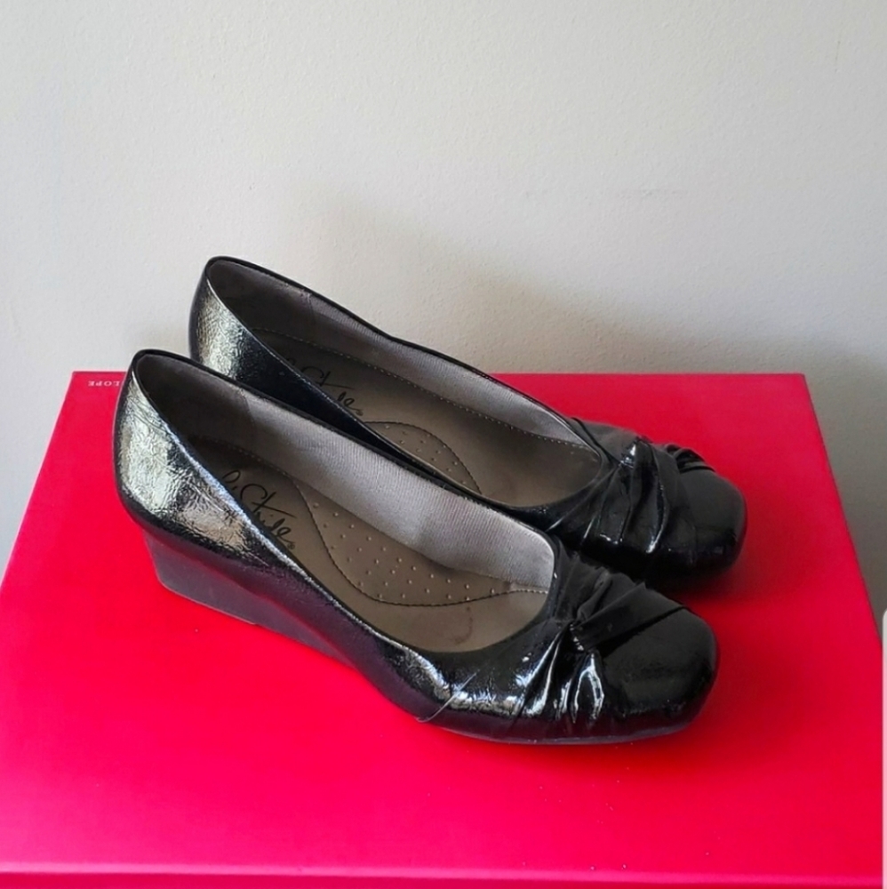 Life Stride Wedge Heels Size 8